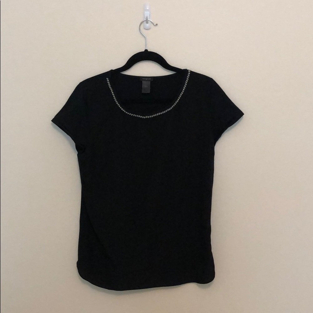 Black shirt bead trim